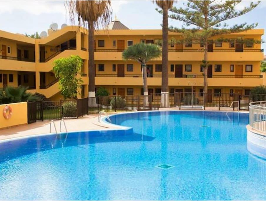 Studio In Torres Del Sol Griffin Near The Beach 阿罗纳 外观 照片