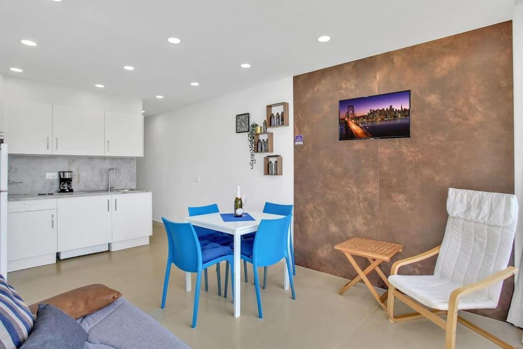 Studio In Torres Del Sol Griffin Near The Beach 阿罗纳 外观 照片