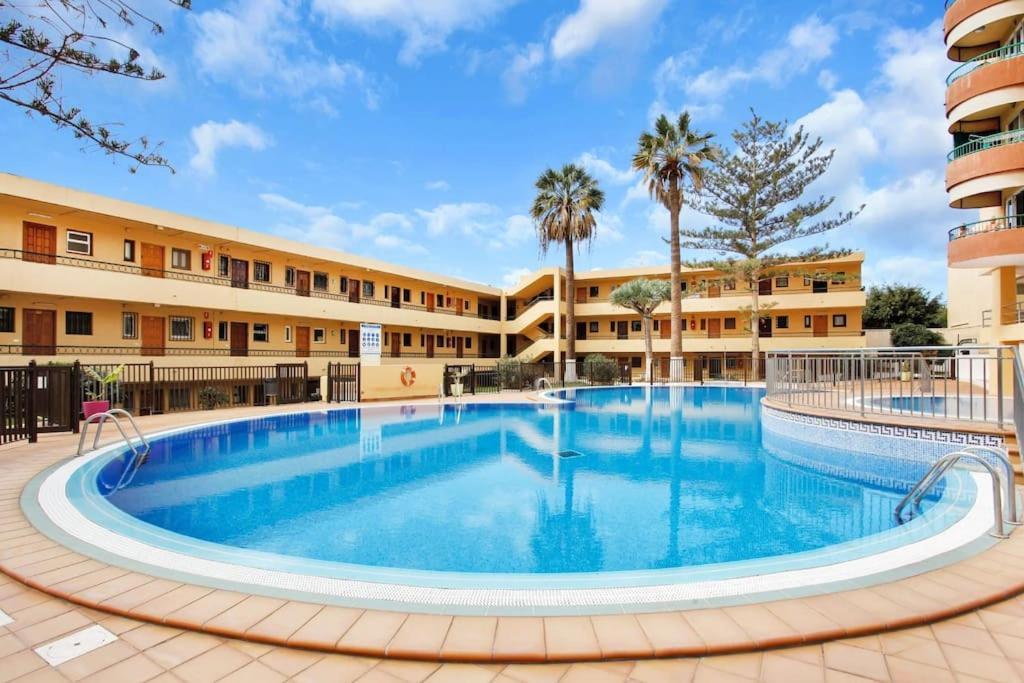Studio In Torres Del Sol Griffin Near The Beach 阿罗纳 外观 照片