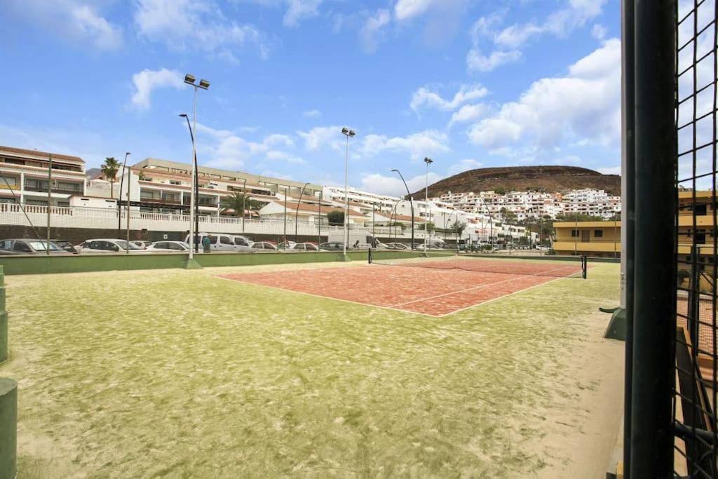 Studio In Torres Del Sol Griffin Near The Beach 阿罗纳 外观 照片
