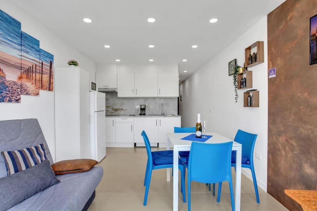 Studio In Torres Del Sol Griffin Near The Beach 阿罗纳 外观 照片